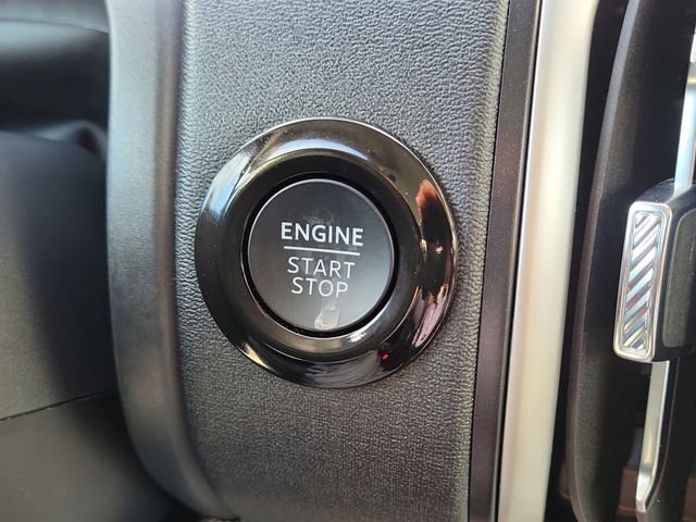 Used 2025 Ford Expedition Active image 24