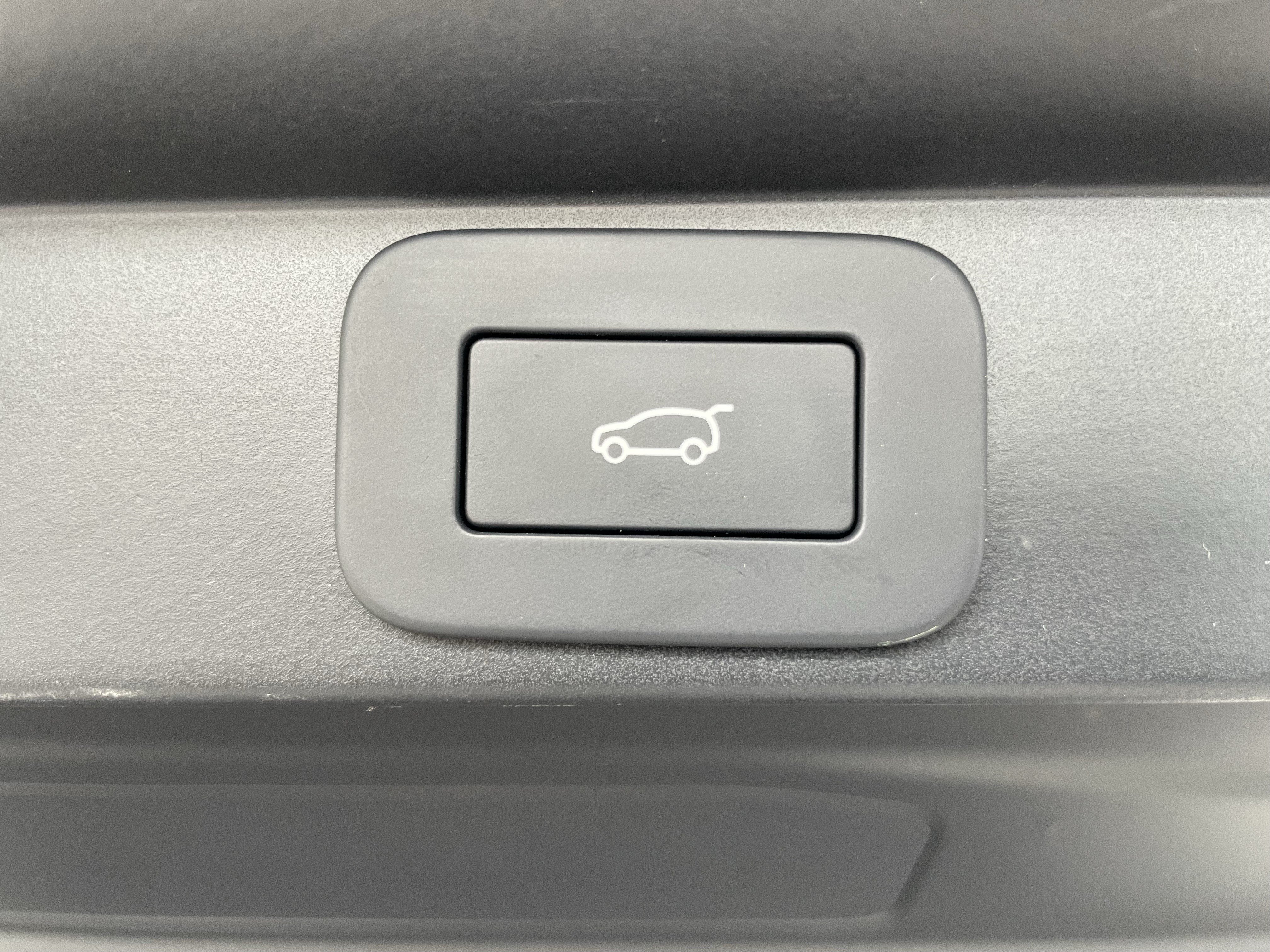 Used 2025 Land Rover Range Rover SE AWD/4WD image 37