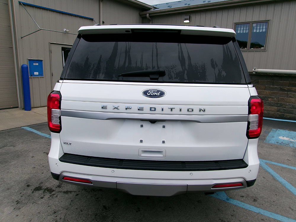 Used 2022 Ford Expedition XLT AWD/4WD image 6