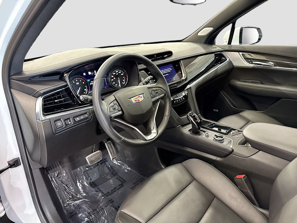 Used 2025 Cadillac XT6 Sport w/ Technology Package AWD/4WD image 9