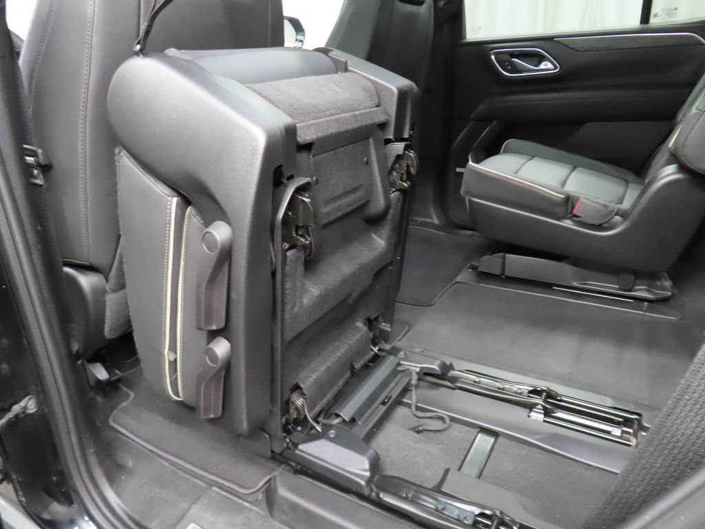 Used 2024 GMC Yukon SLT w/ SLT Luxury Package AWD/4WD image 69
