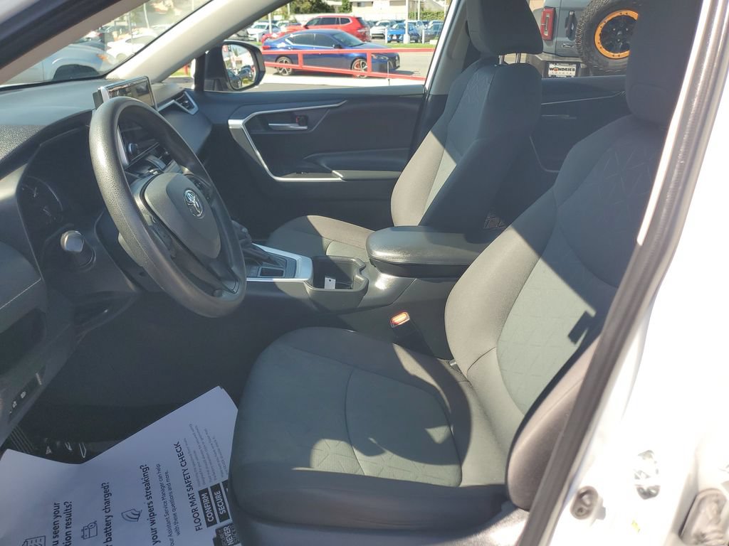 Used 2023 Toyota RAV4 XLE AWD/4WD image 21