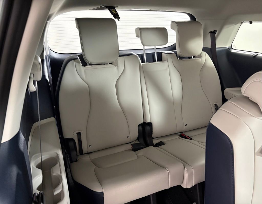 New 2026 Kia Carnival EX FWD image 42