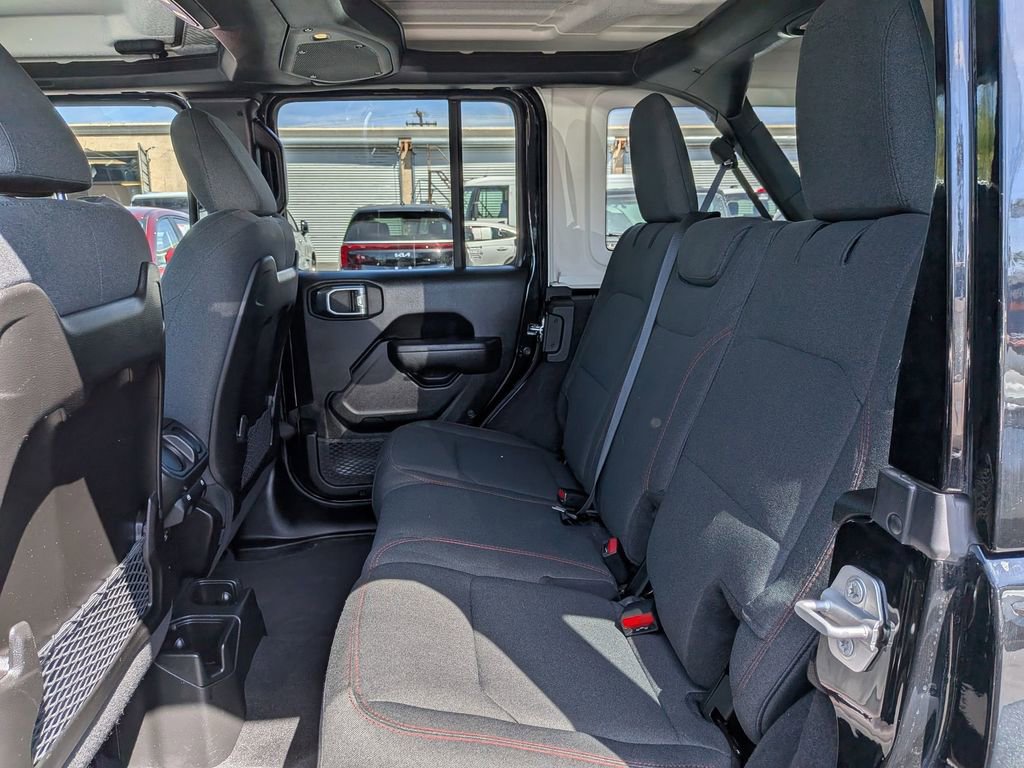 Used 2025 Jeep Wrangler Unlimited Rubicon image 28