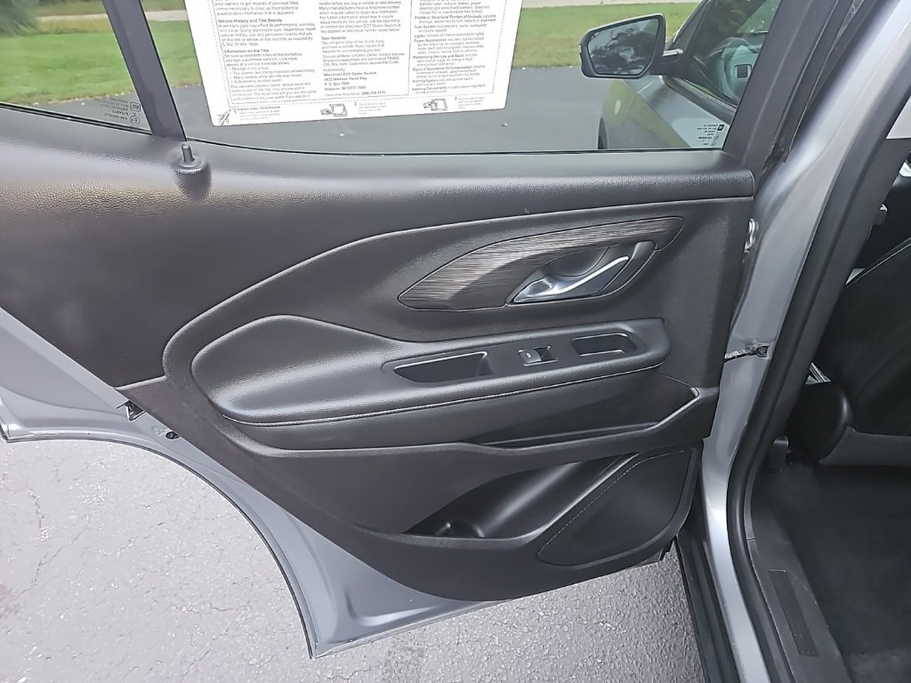 Used 2024 GMC Terrain SLT image 21