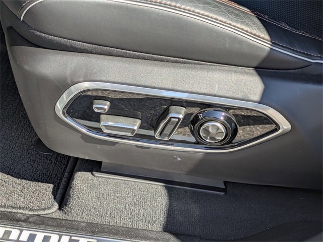 New 2024 Jeep Grand Cherokee Summit image 13