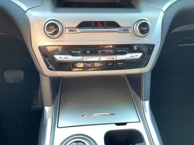 Used 2020 Ford Explorer XLT w/ Equipment Group 202A AWD/4WD image 18