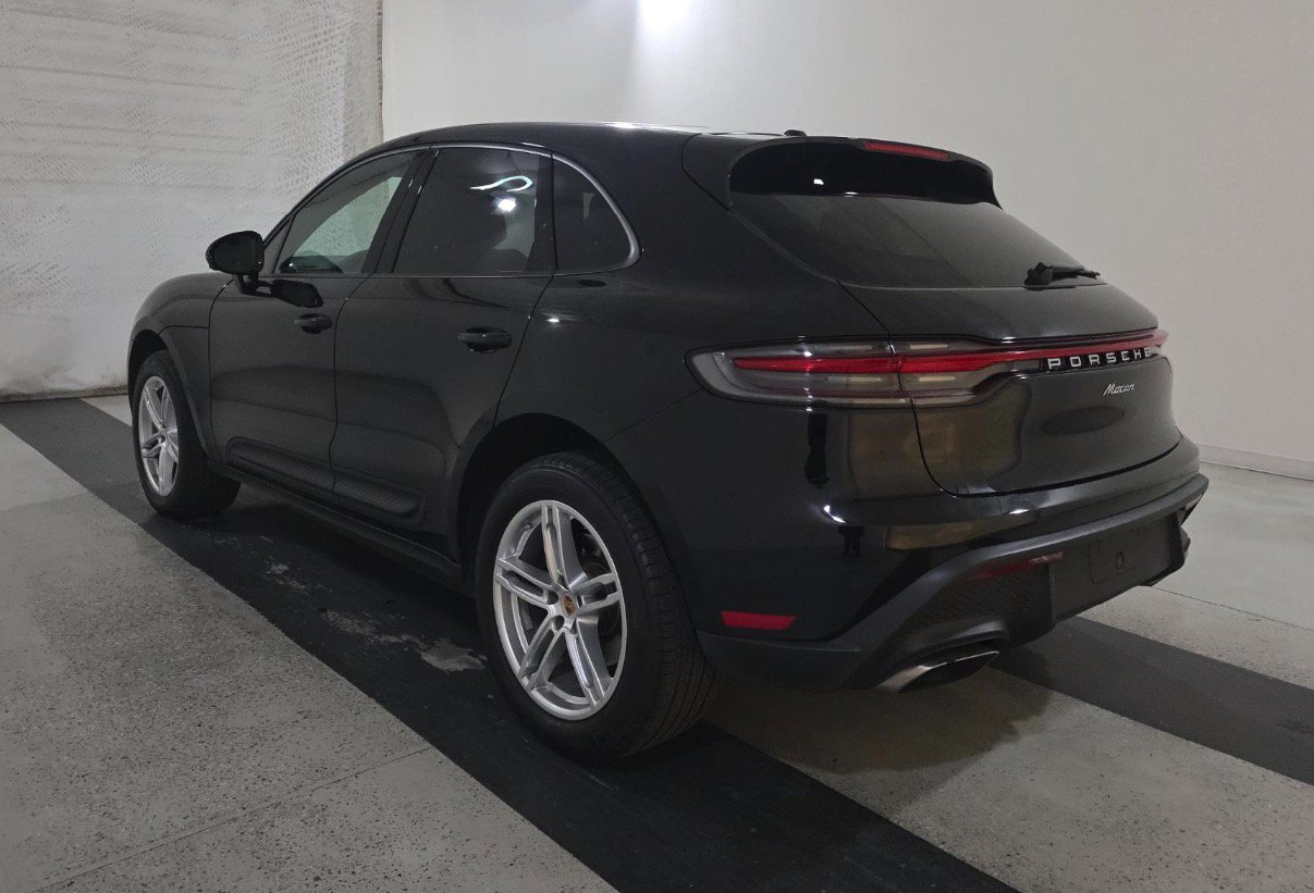 Used 2024 Porsche Macan image 4