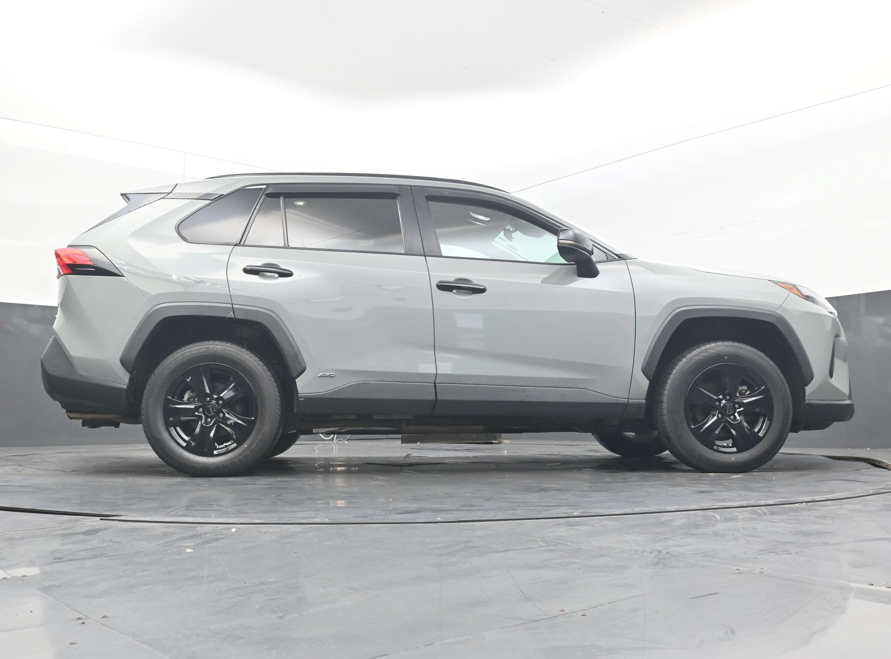 Used 2022 Toyota RAV4 XLE AWD/4WD image 30