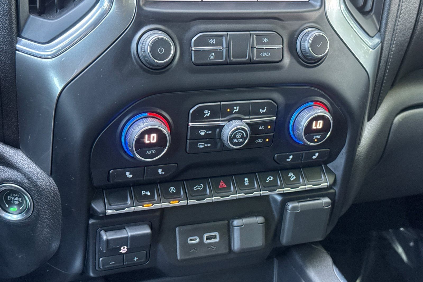 Used 2020 Chevrolet Silverado 1500 RST AWD/4WD image 19
