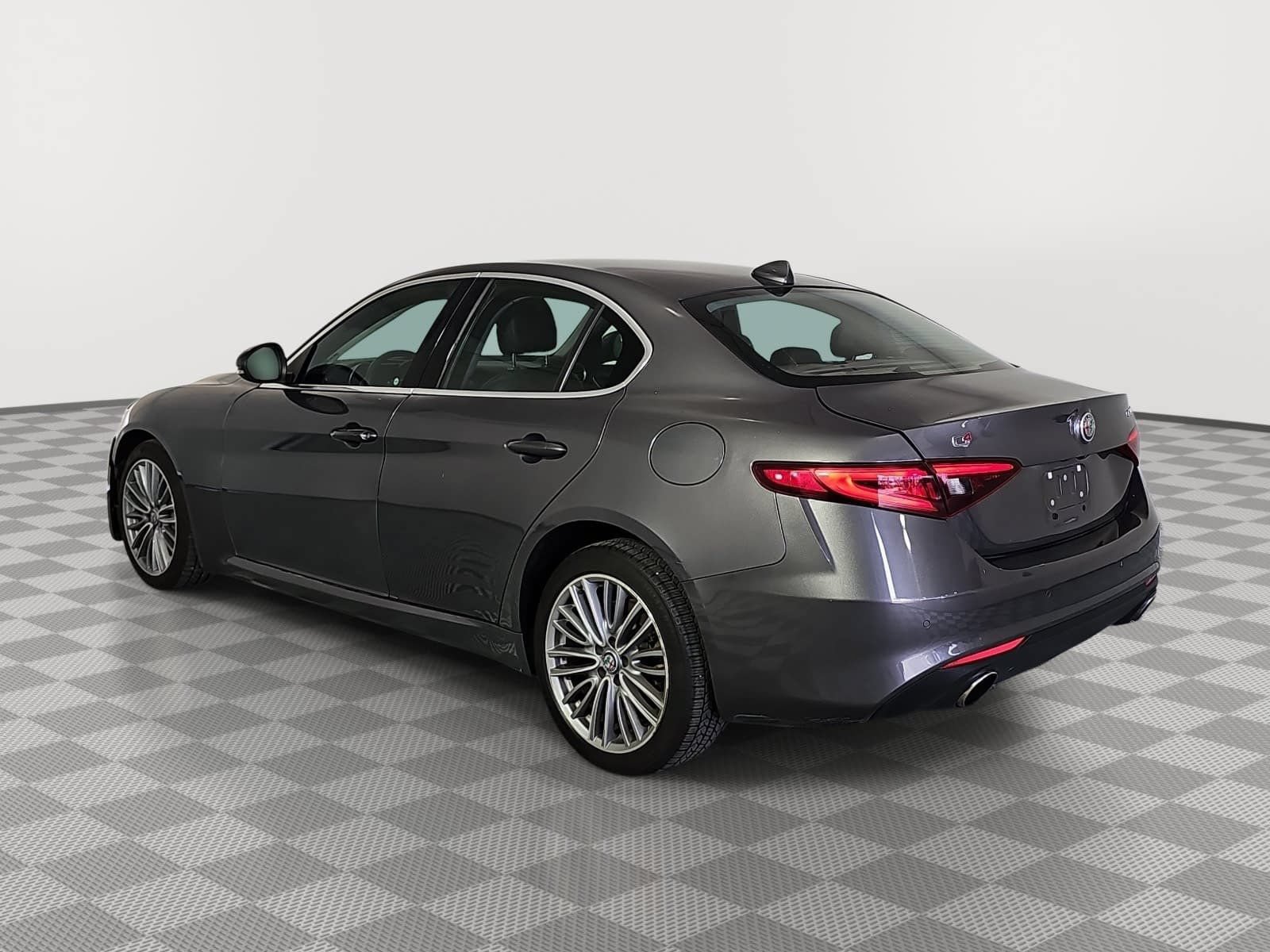 Used 2017 Alfa Romeo Giulia Ti w/ TI Performance Package AWD/4WD image 6