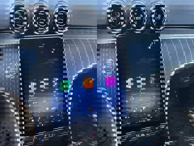 Used 2025 Mercedes-Benz C 300 Sedan image 21