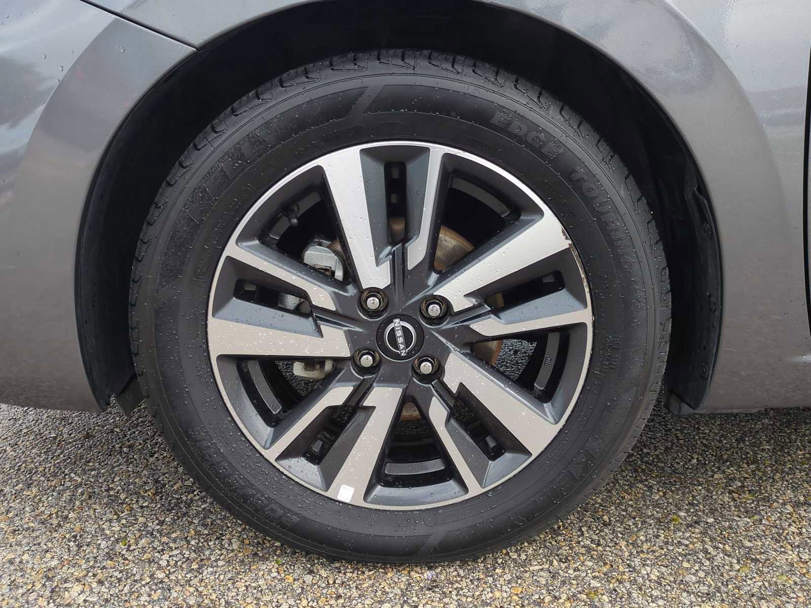 Used 2024 Nissan Versa SV image 31