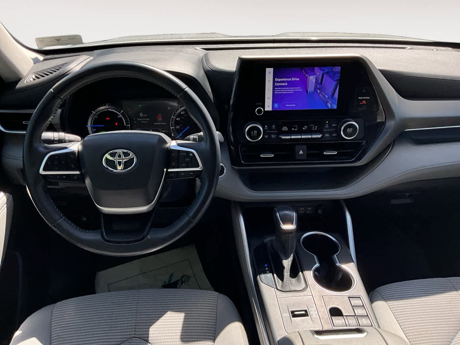 Used 2023 Toyota Highlander LE AWD/4WD image 12
