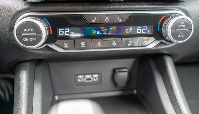 Used 2023 Nissan Sentra SV w/ All-Weather Package FWD image 29
