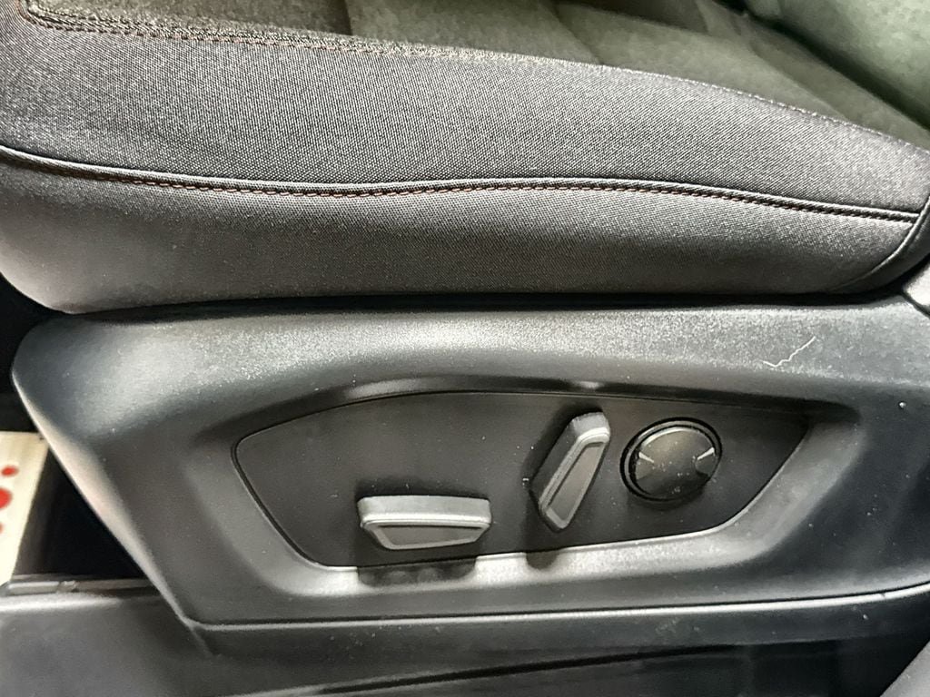 Used 2026 Ford Explorer Active RWD image 13