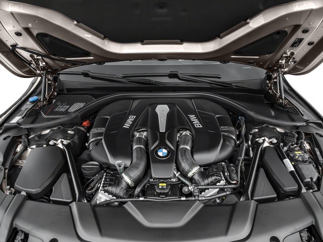 Used 2017 BMW 750i RWD image 13