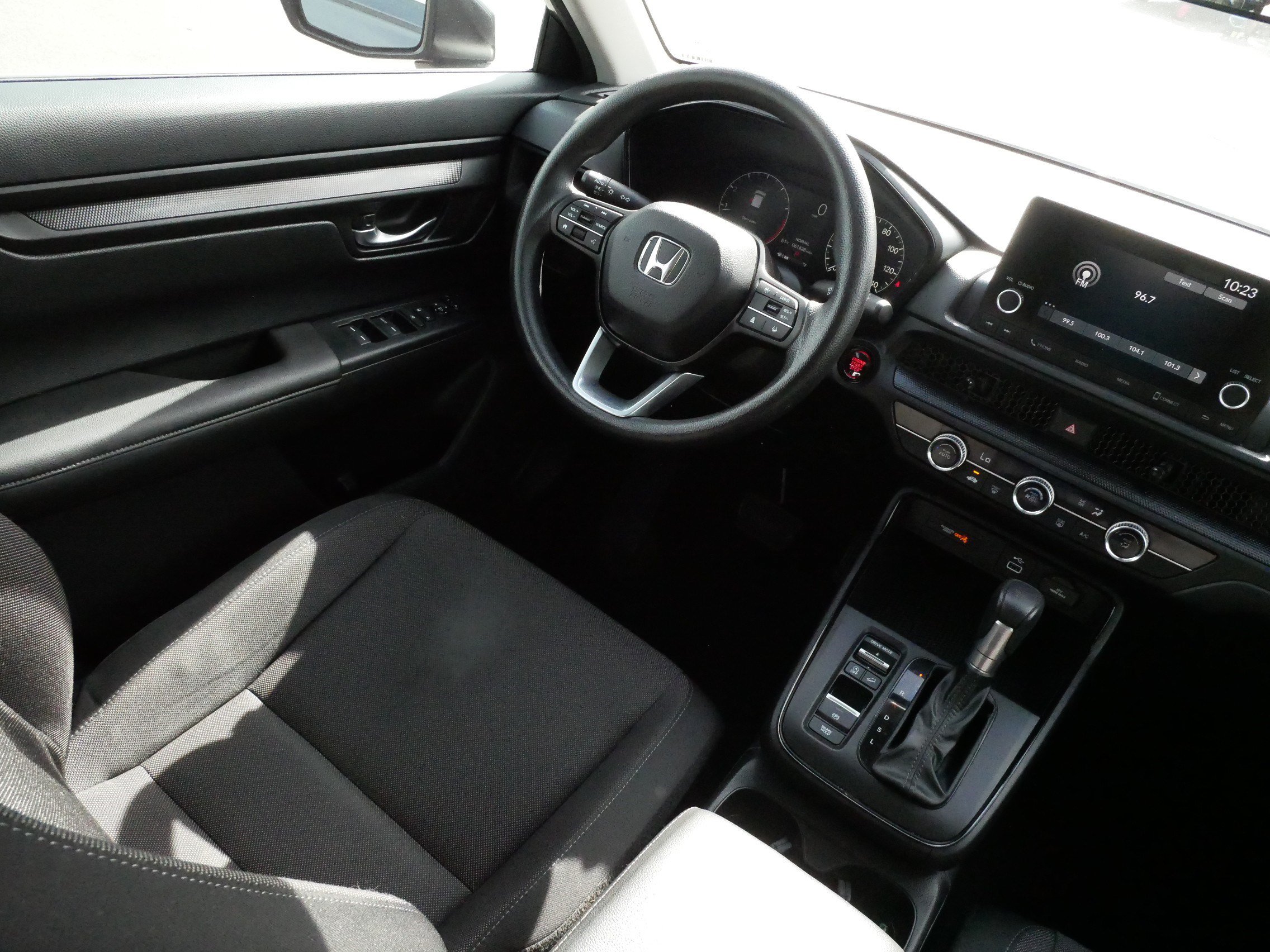 Used 2024 Honda CR-V LX image 9