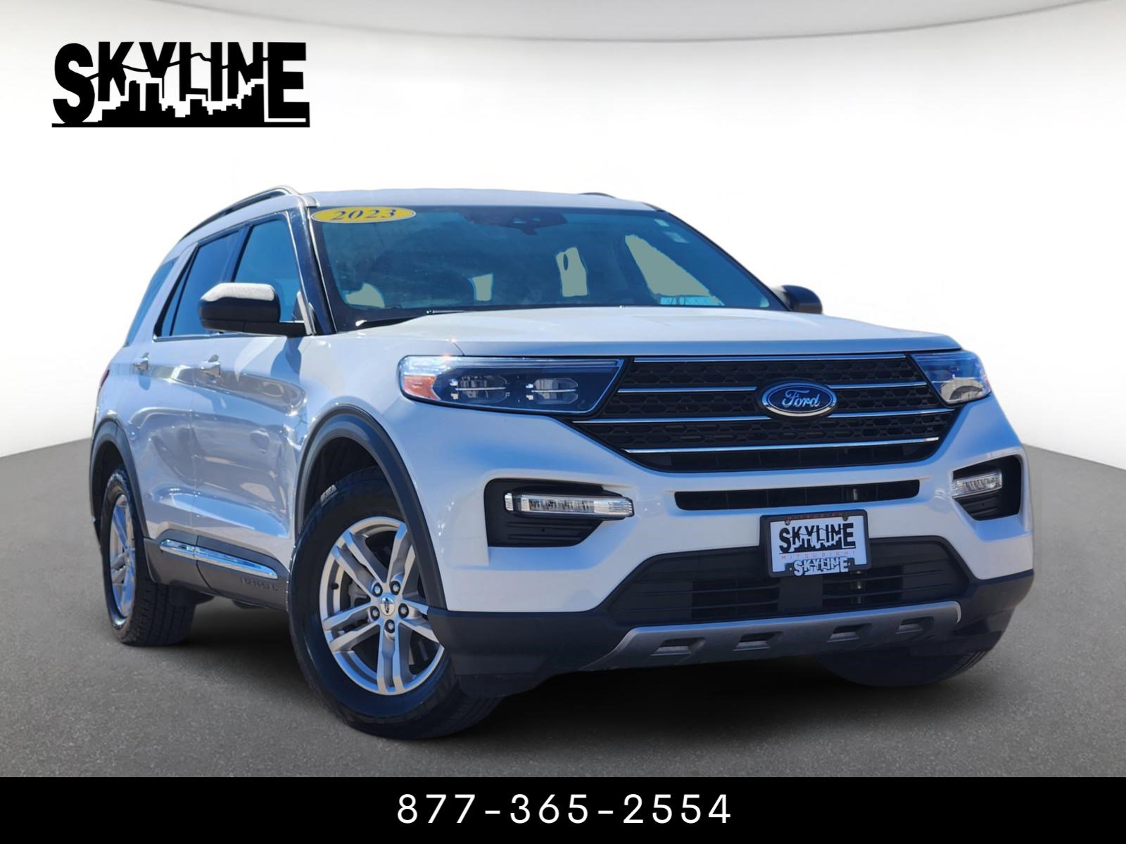 Used 2023 Ford Explorer XLT w/ Equipment Group 202A RWD image 1