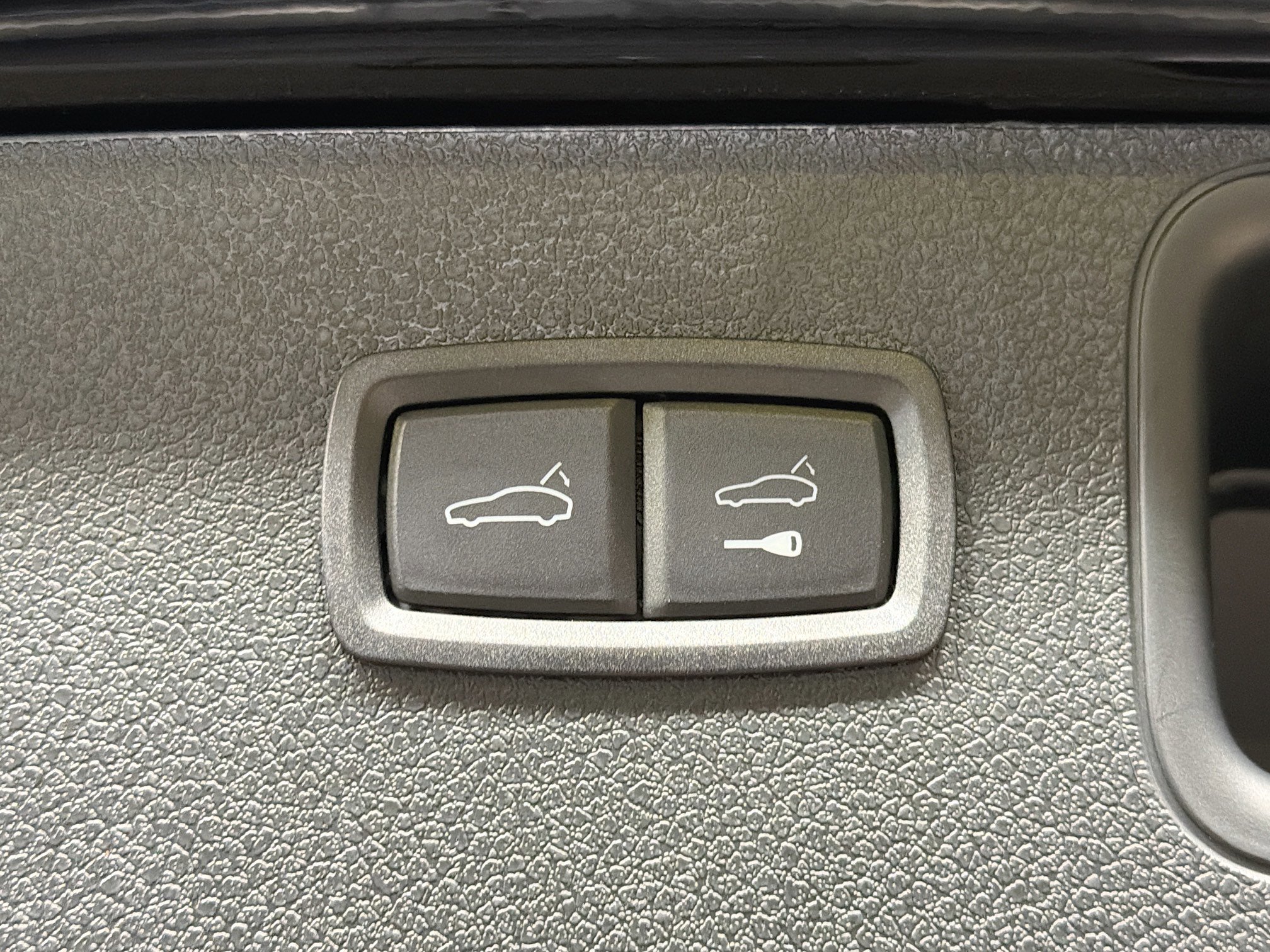 Certified 2026 Porsche Macan image 14