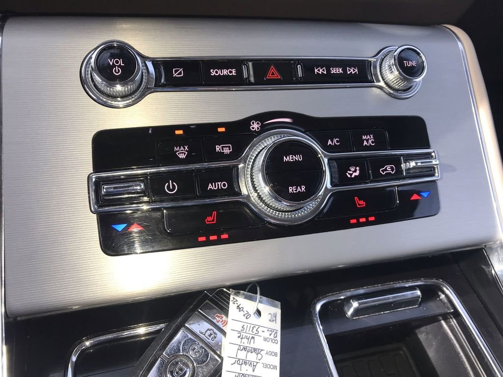 Used 2023 Lincoln Aviator AWD w/ Premium Package image 19