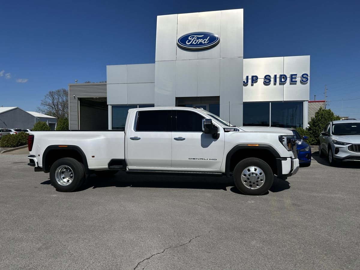 Used 2024 GMC Sierra 3500 Denali w/ Denali Reserve Package image 3