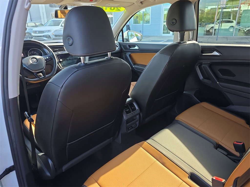Used 2018 Volkswagen Tiguan SE w/ Panoramic Sunroof Package image 11