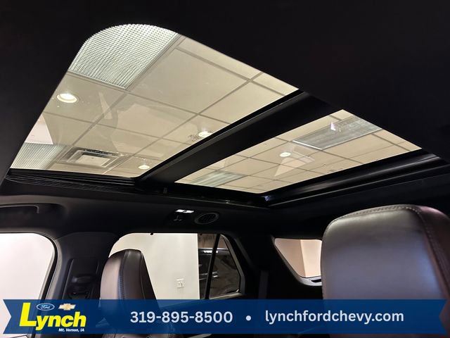 Used 2025 Ford Explorer Platinum w/ LUX Leather Package image 4