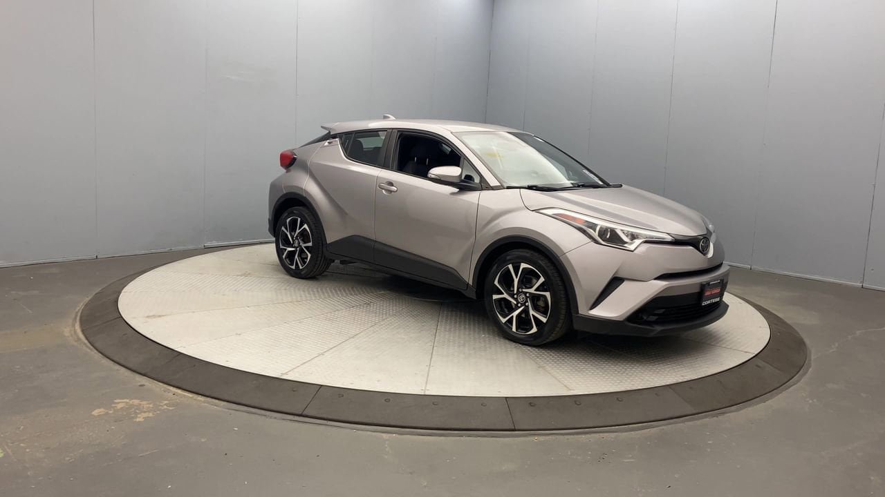 Used 2019 Toyota C-HR XLE FWD image 7