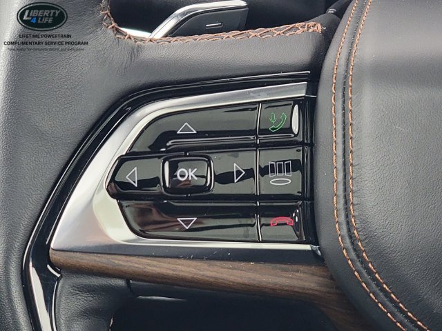 Used 2024 Jeep Grand Cherokee Summit w/ Adv Protech Group IV AWD/4WD image 32
