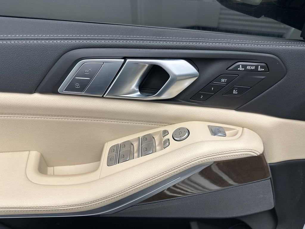 Used 2020 BMW X7 xDrive40i w/ Premium Package image 28