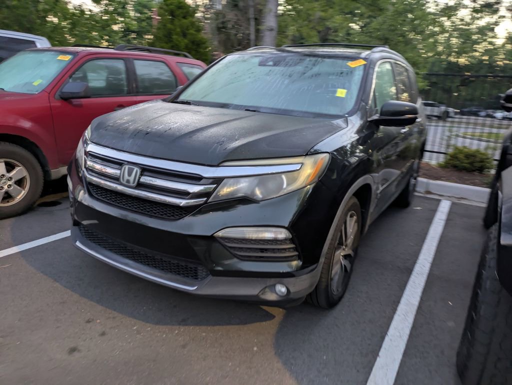 Used 2018 Honda Pilot Touring image 3