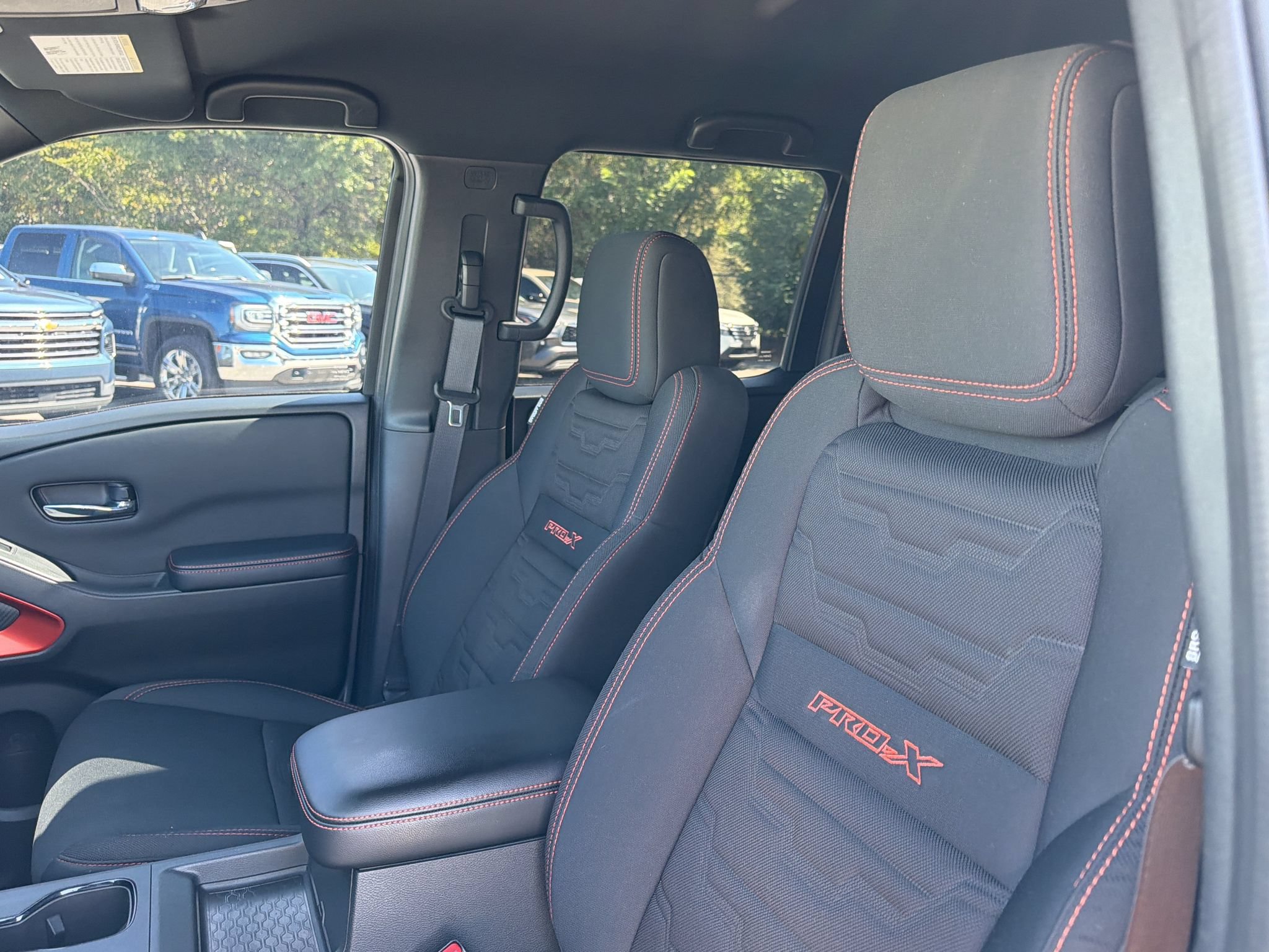 Used 2025 Nissan Frontier Pro-X RWD image 17