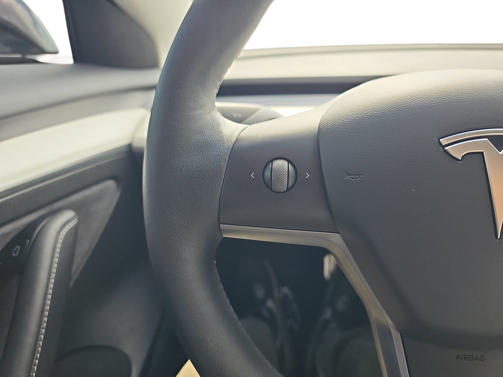 Used 2021 Tesla Model 3 Standard Range Plus RWD image 14