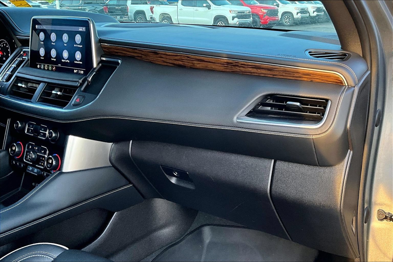 Used 2021 Chevrolet Tahoe Premier AWD/4WD image 16