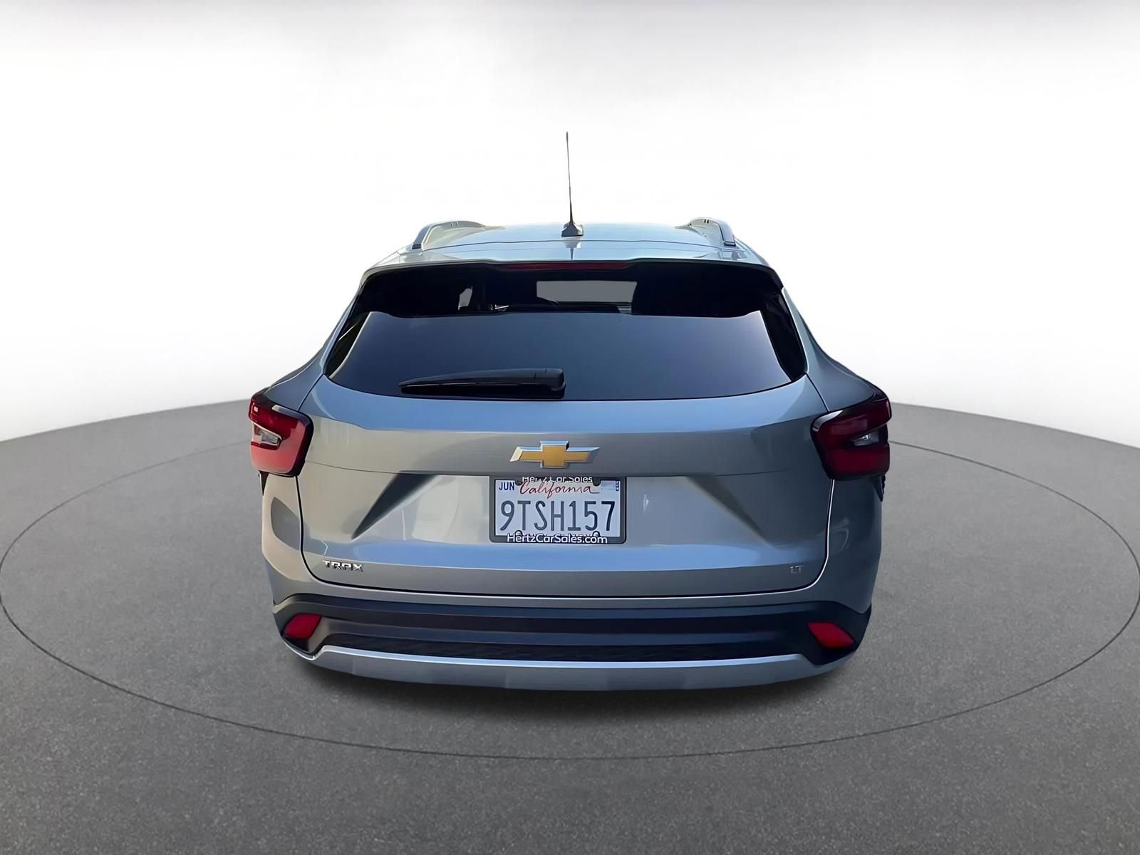 Used 2025 Chevrolet Trax LT FWD image 12
