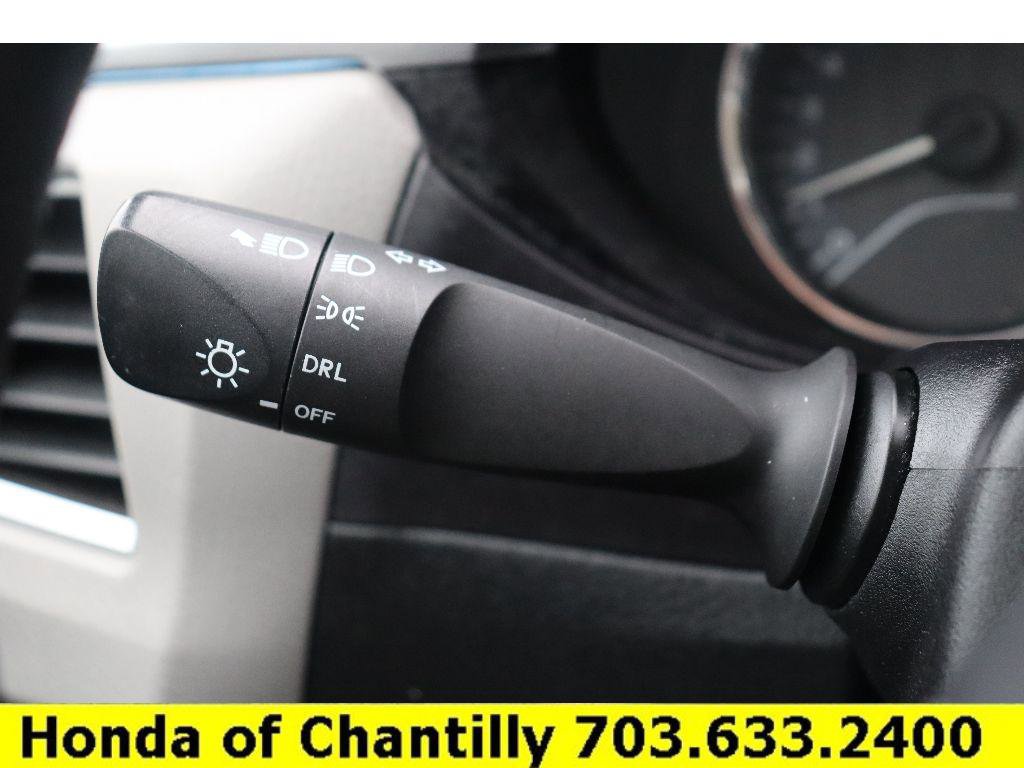 Used 2014 Toyota Corolla LE image 12