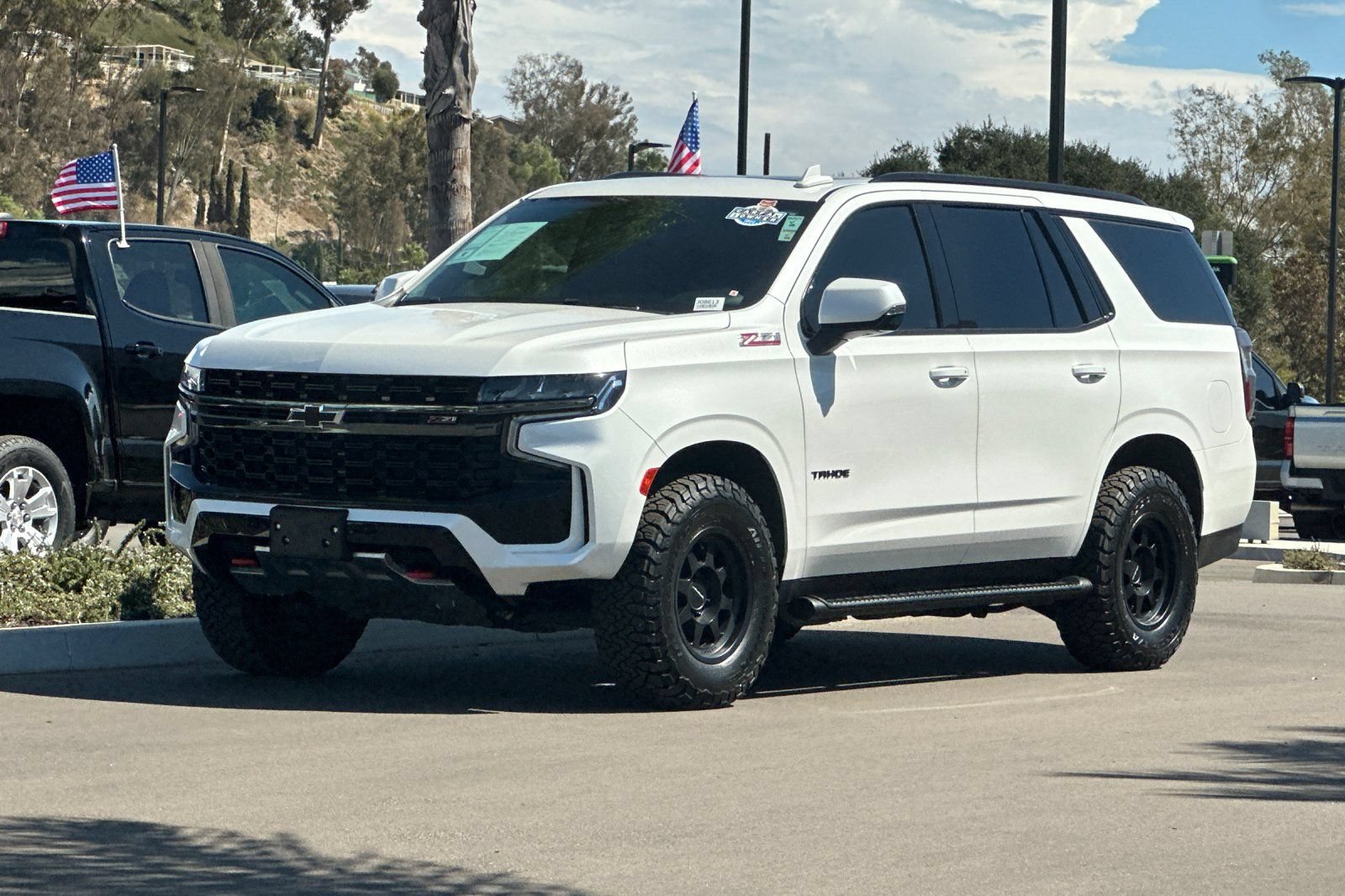 Used 2021 Chevrolet Tahoe Z71 w/ Luxury Package AWD/4WD image 8