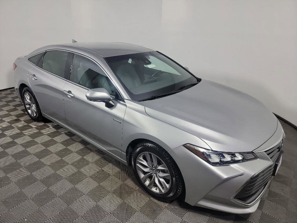 Used 2019 Toyota Avalon XLE w/ All Weather Liner Package image 2