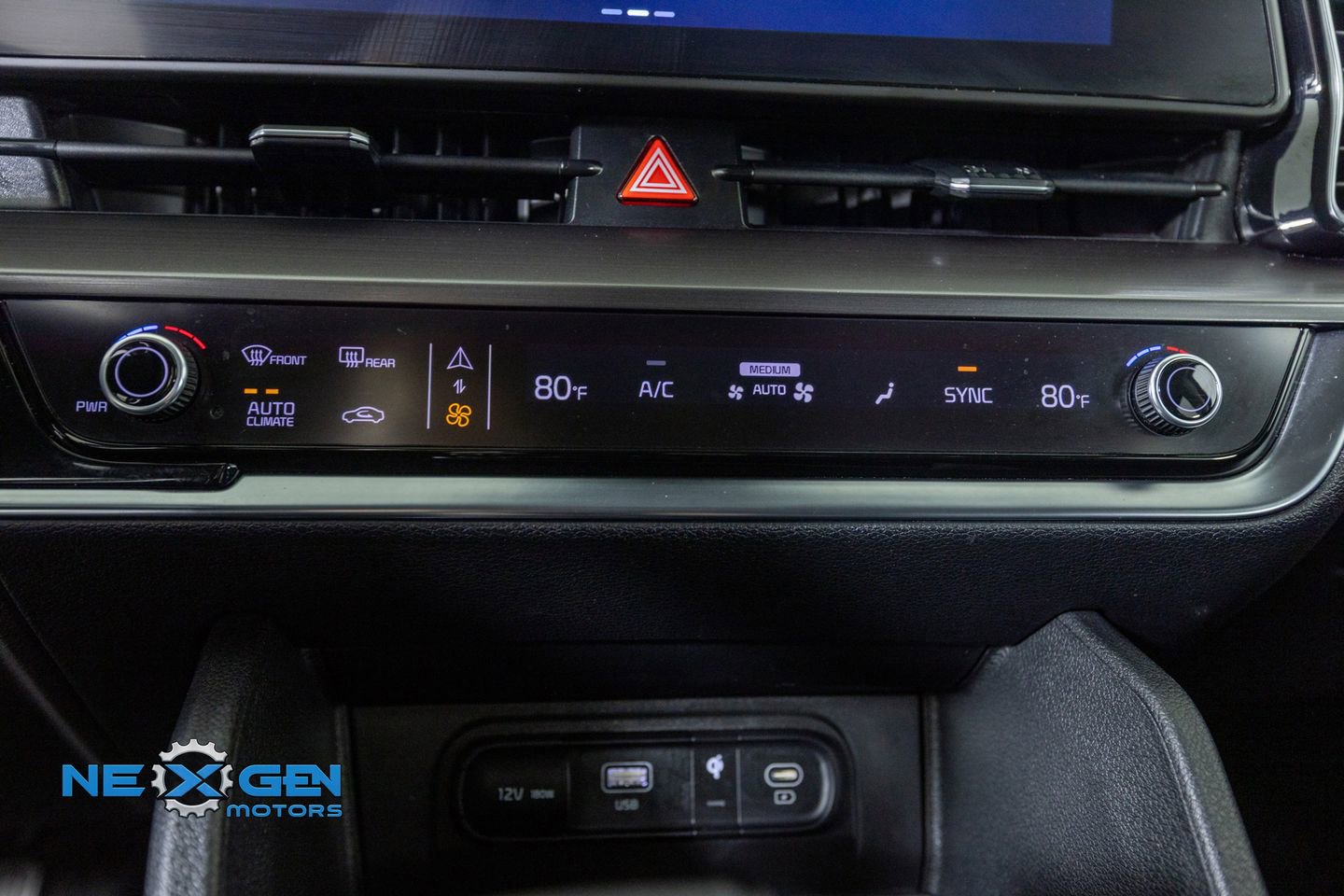 Used 2024 Kia Sportage EX image 20