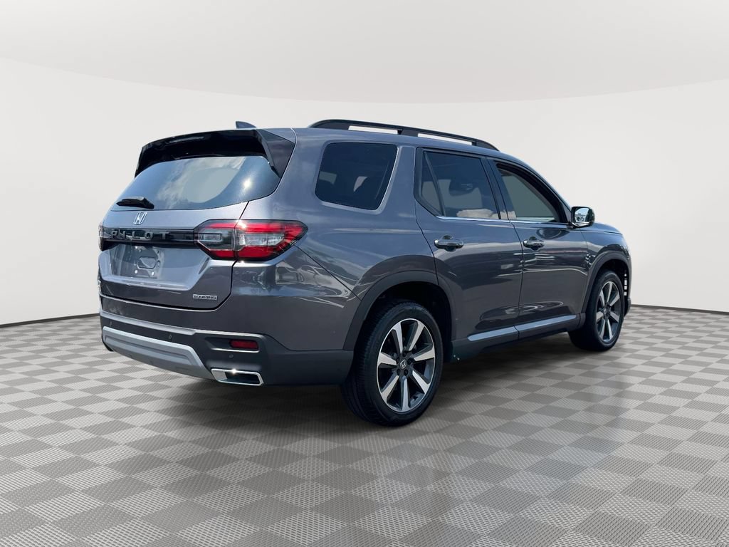 Used 2023 Honda Pilot Touring image 9