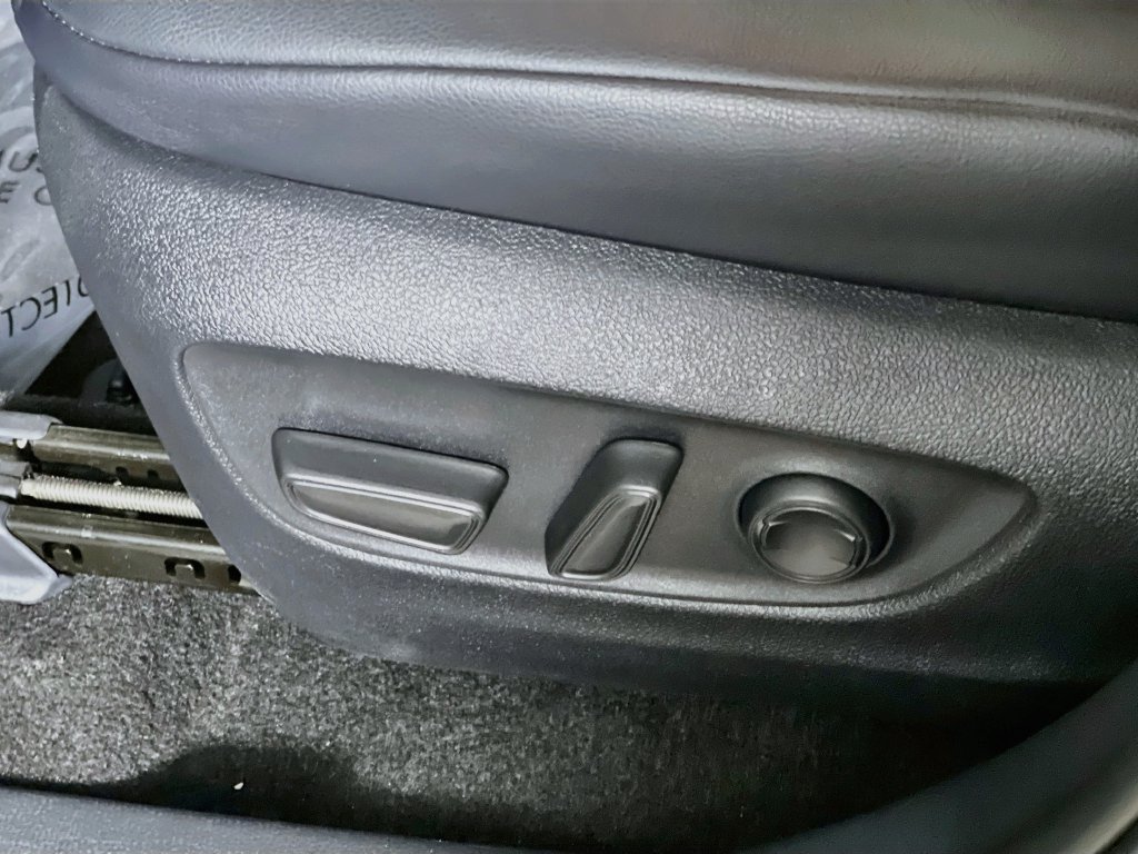 Used 2026 Toyota Highlander XLE AWD/4WD image 13