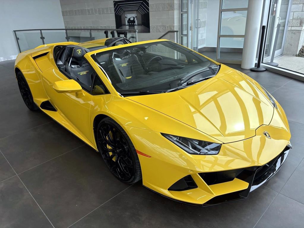 Used 2024 Lamborghini Huracan EVO image 1