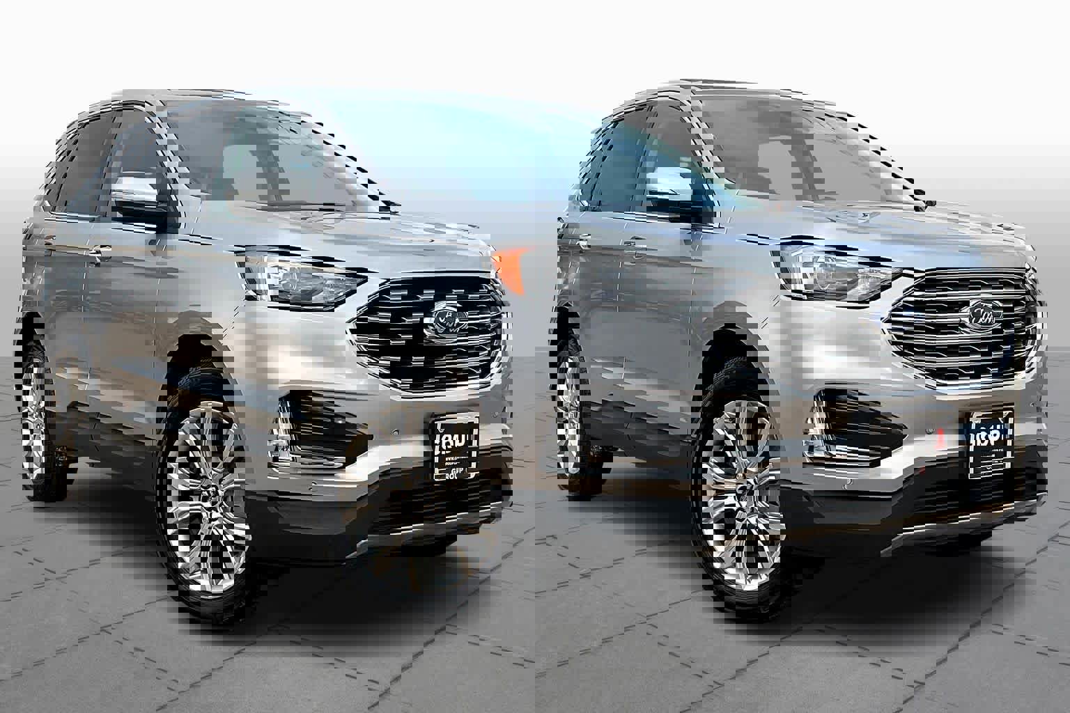 Used 2024 Ford Edge Titanium image 2