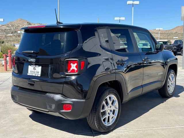 Used 2023 Jeep Renegade Latitude AWD/4WD image 6