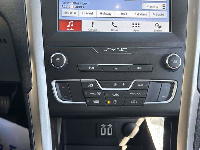 Used 2019 Ford Fusion SE FWD image 27