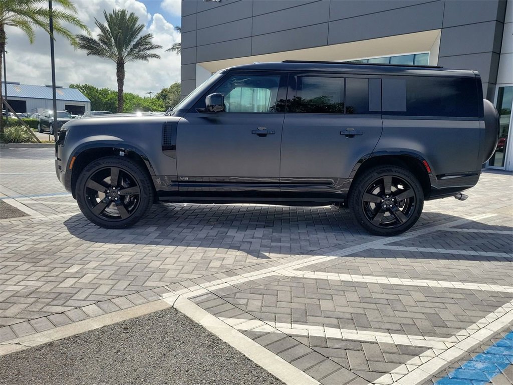 New 2026 Land Rover Defender 130 V8 image 2