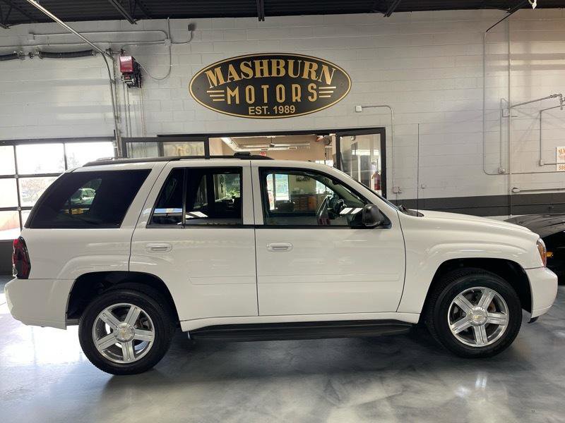 Used 2008 Chevrolet TrailBlazer LT w/ Sun And 6-Disc Cd Package AWD/4WD image 8