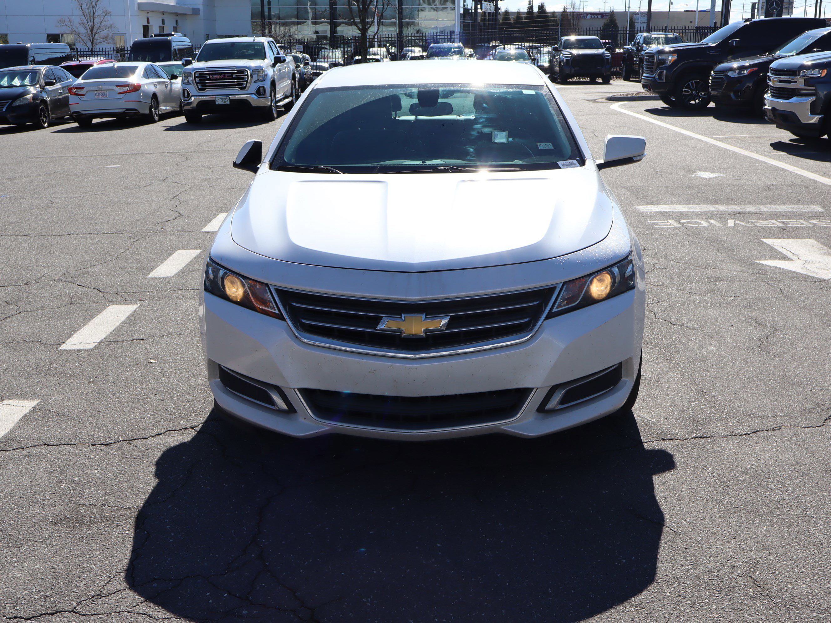 Used 2017 Chevrolet Impala LT w/ Convenience Package image 3