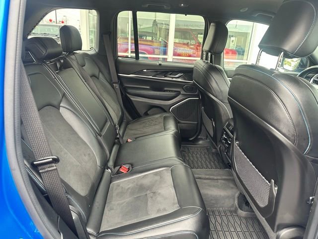 Used 2022 Jeep Grand Cherokee Trailhawk w/ Luxury Tech Group III image 13